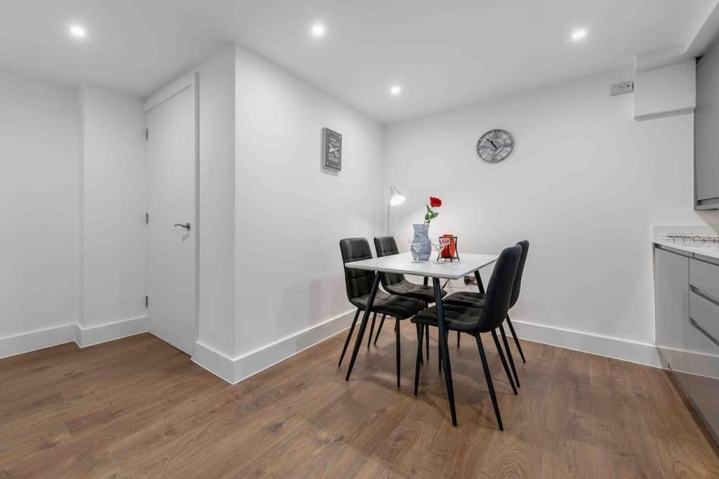Holiday Home Sleep 8 Central London 9Elms Екстериор снимка